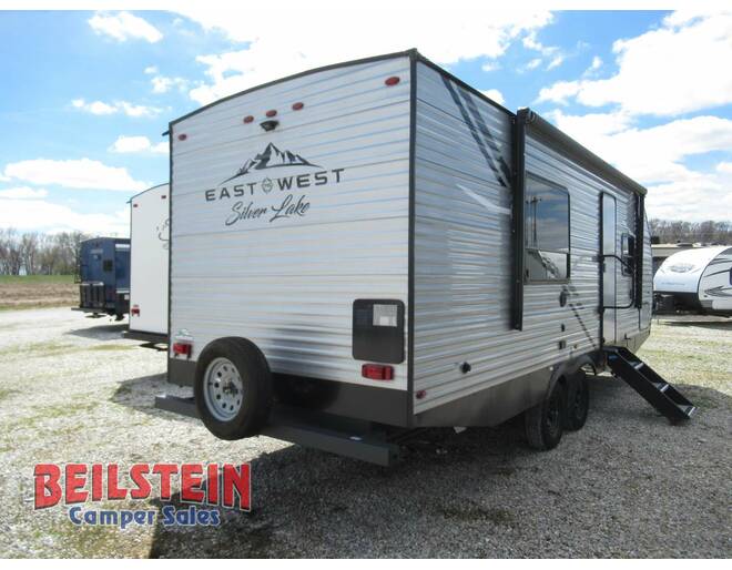 2022 East to West Silver Lake 25KRB Travel Trailer at Beilstein Camper Sales STOCK# 009807 Photo 4